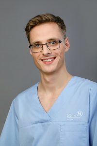 Gydytojas odontologas Julius Dirsė, profesionalios odontologijos paslaugos, Slėnio odontologijos klinika Vilniuje | Slėnio odontologijos centras