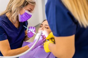 Dantų plombavimas Vilniuje | Slenio klinika